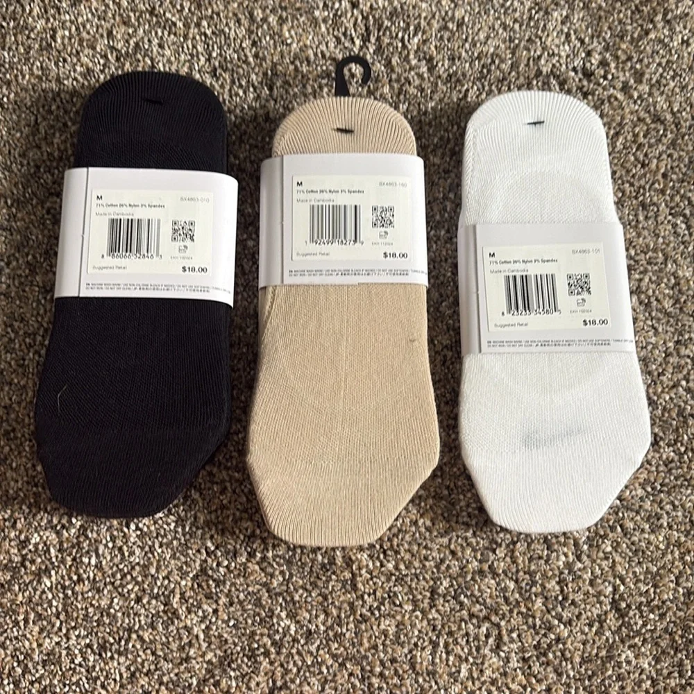 Nike set of 3 footie socks medium new
